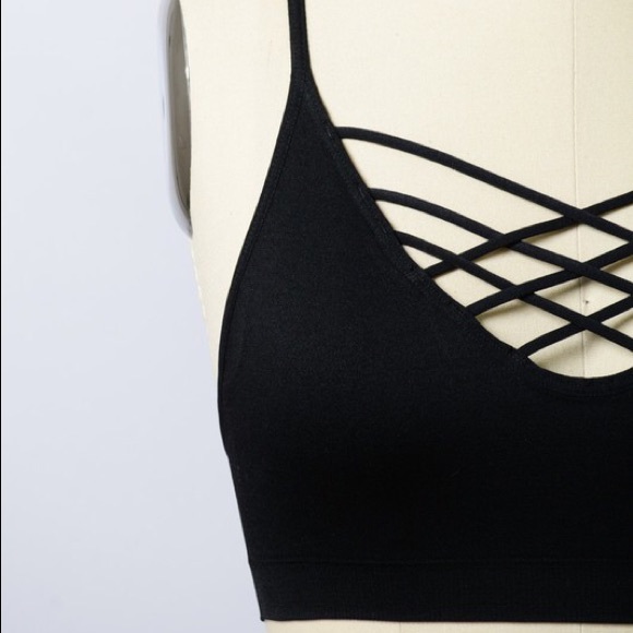 Black Interwoven Strappy Bralette - Picture 3 of 3